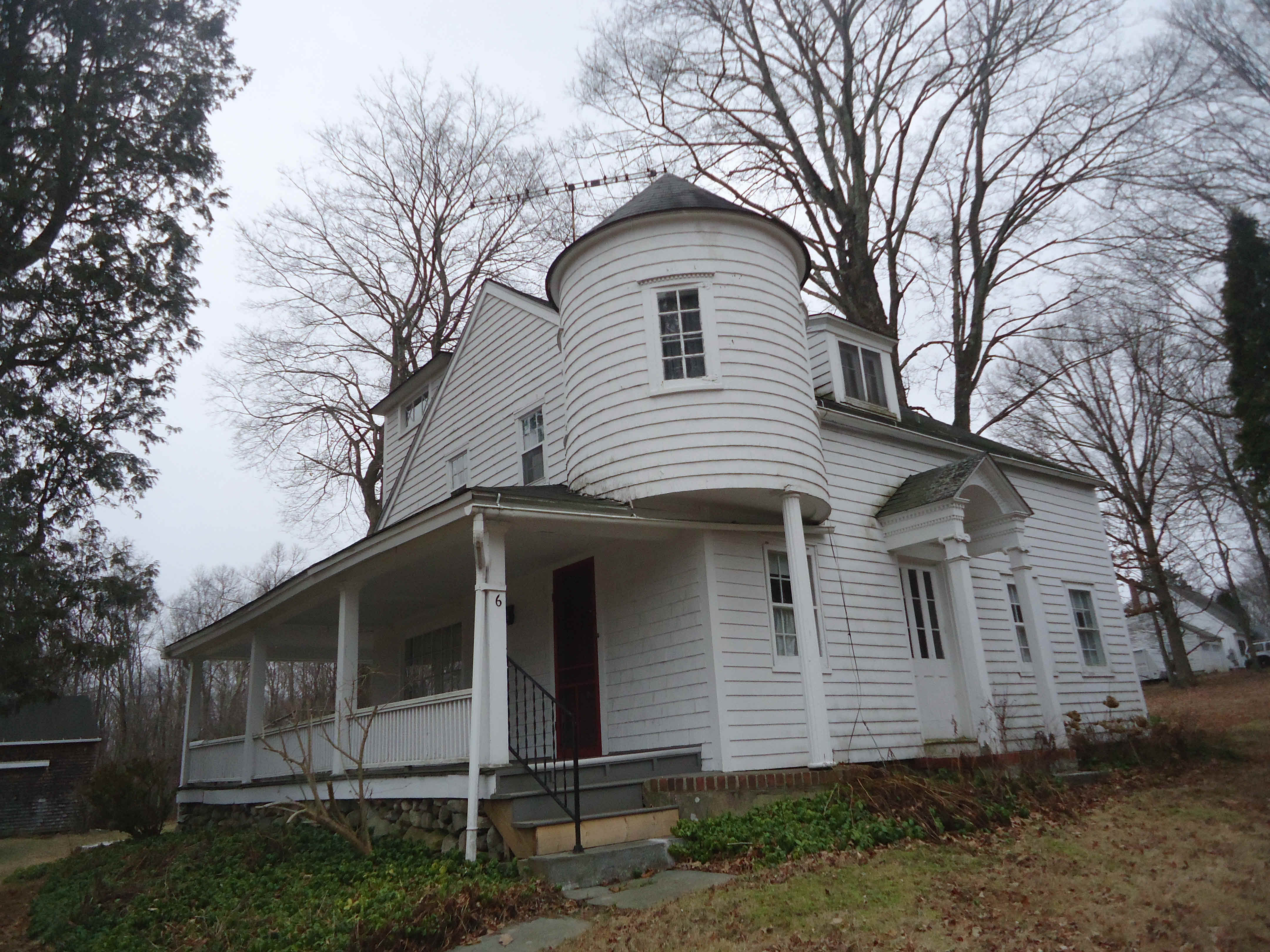 Building photograph for 6 HENRY SANFORD RD